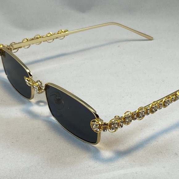 Chloe - Picture 2 of 2